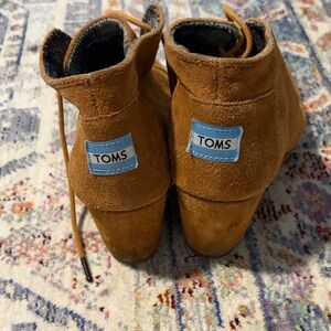 TOMS Brown Suede Lace-Up Shoes